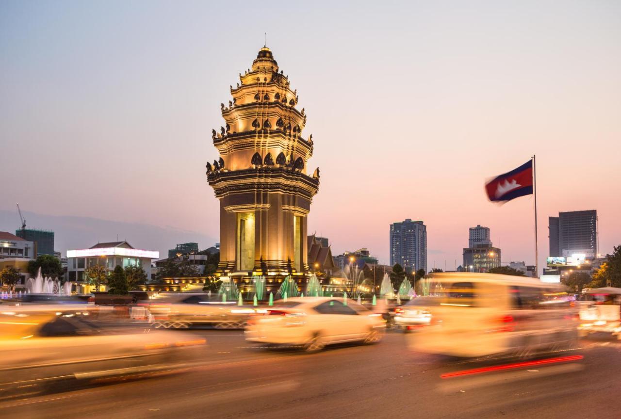 Aurea Central Hotel Phnom Penh Exterior photo
